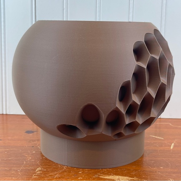 Indoor Flower Pot, The Virus Planter Pot, Houseplants, Ecofriendly - Picture 7 of 10